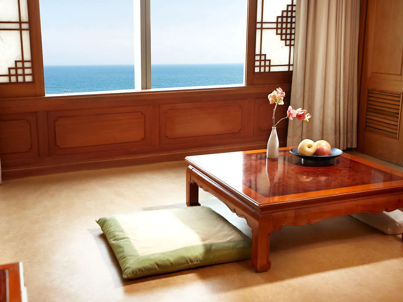 Haeundae Grand Hotel Busan 5*,